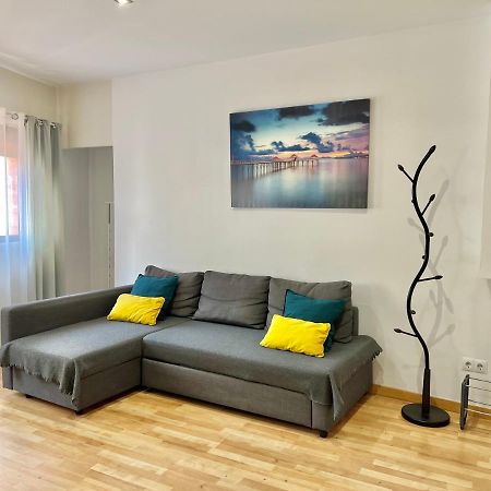 Comfortable Renovated Flat, Wifi! 바달로나 외부 사진