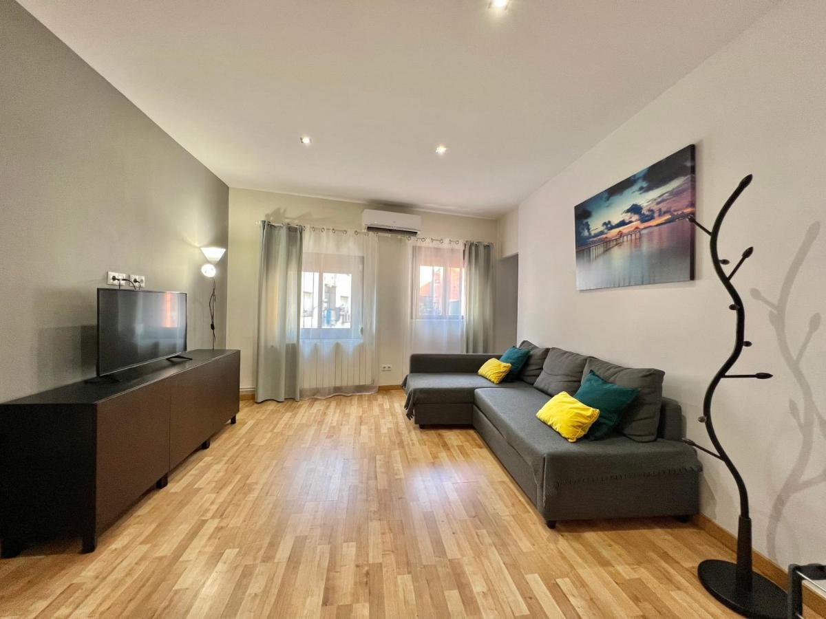 Comfortable Renovated Flat, Wifi! 바달로나 외부 사진
