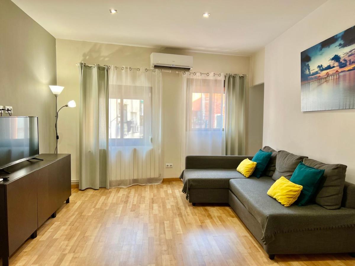 Comfortable Renovated Flat, Wifi! 바달로나 외부 사진
