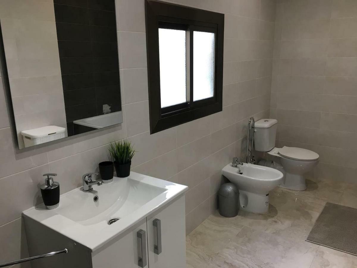 Comfortable Renovated Flat, Wifi! 바달로나 외부 사진